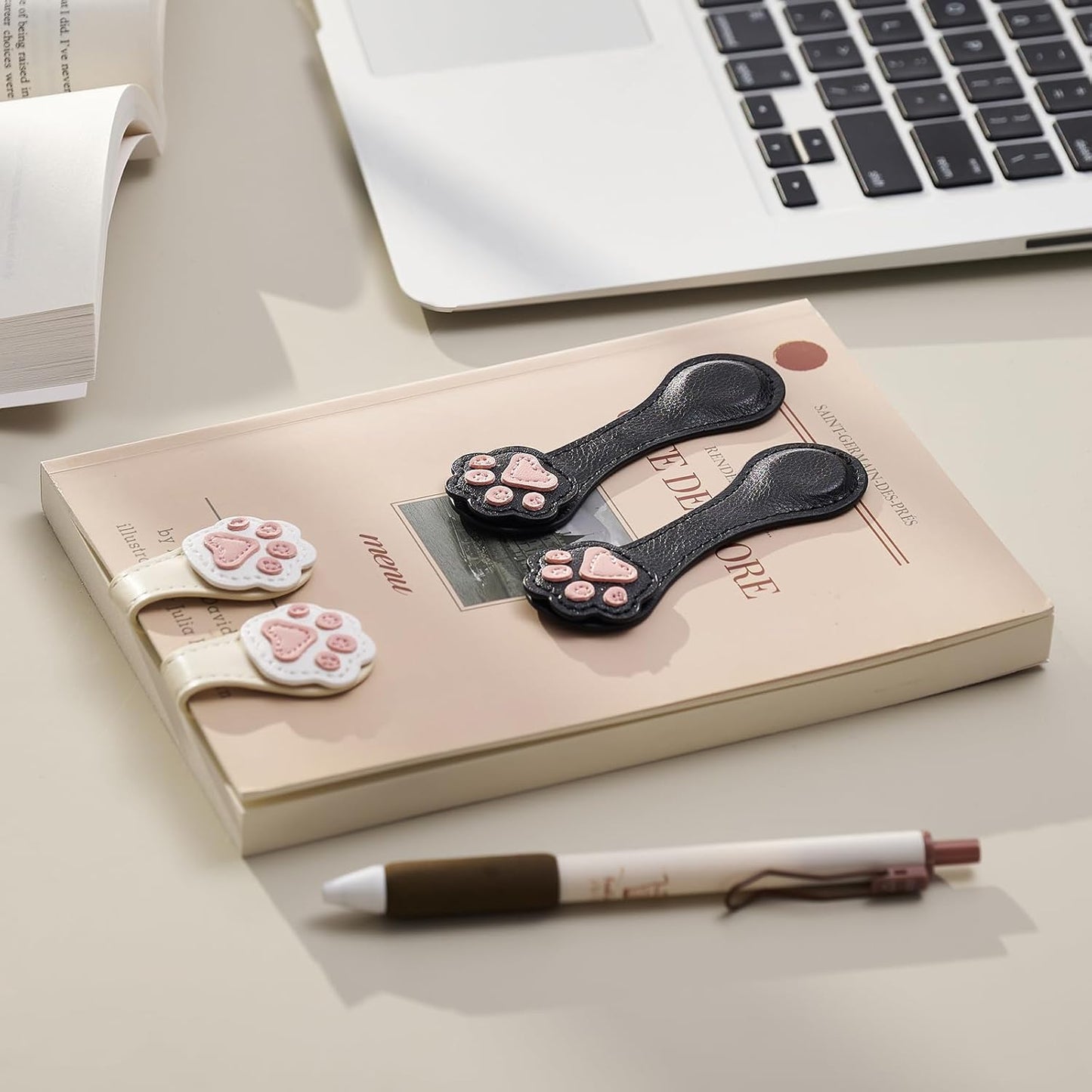 Paw Magnetic Bookmark & Pen Holder Set